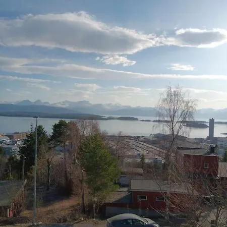 Sentralt, Kort Vei Til Byens Fasiliteter * Molde