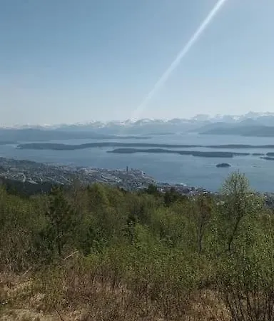 Sentralt, Kort Vei Til Byens Fasiliteter Apartman Molde