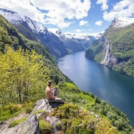 Apartman Sentralt, Kort Vei Til Byens Fasiliteter Molde
