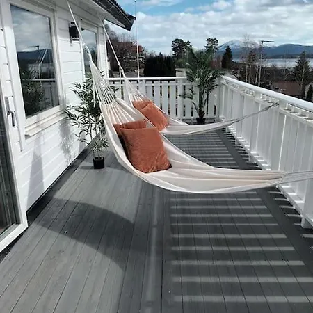Sentralt, Kort Vei Til Byens Fasiliteter Apartment