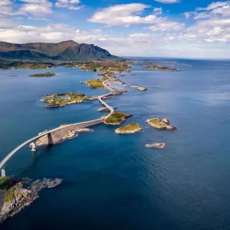 Sentralt, Kort Vei Til Byens Fasiliteter Apartman Molde