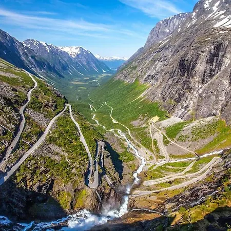 Sentralt, Kort Vei Til Byens Fasiliteter * Molde